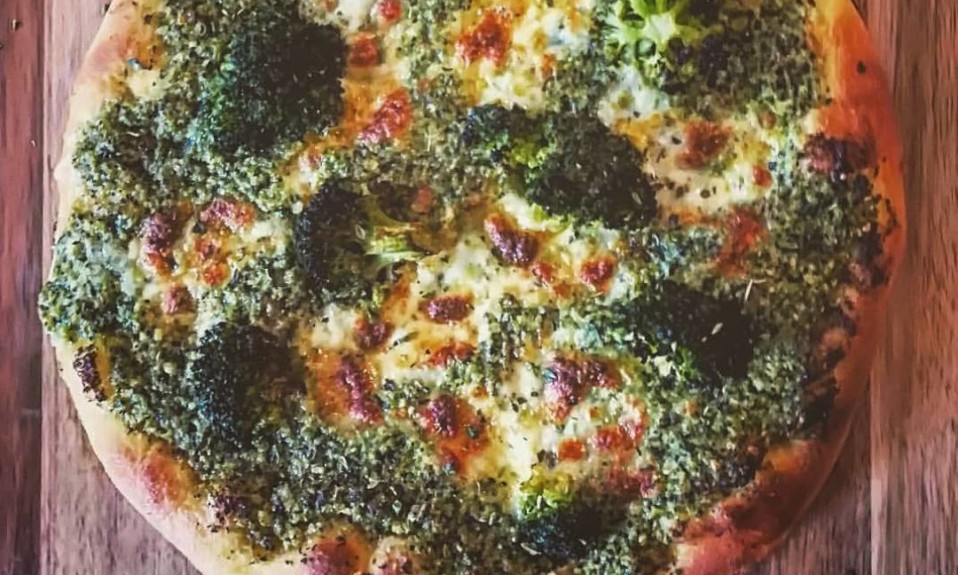 Ai Broccoli Pizza