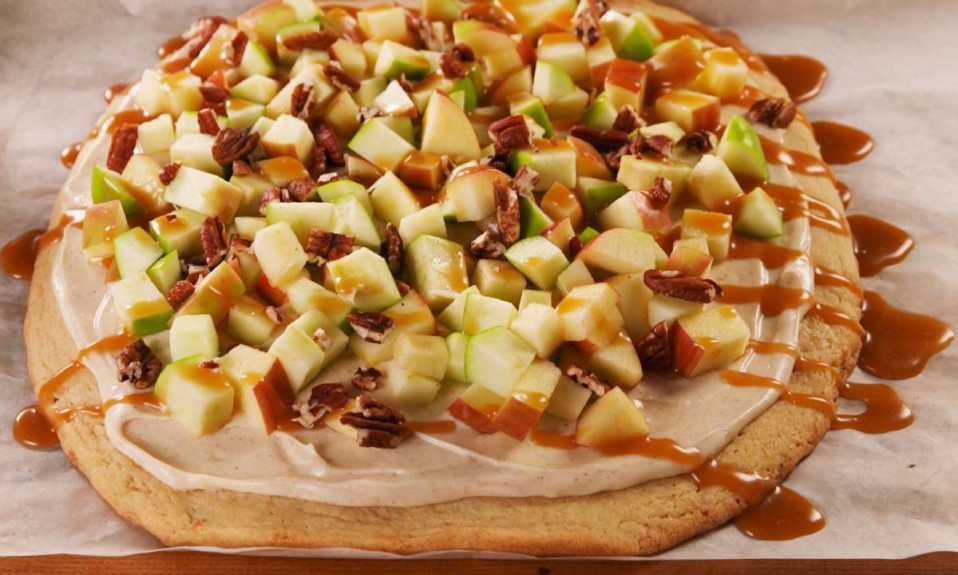 Apple Caramel Pizza