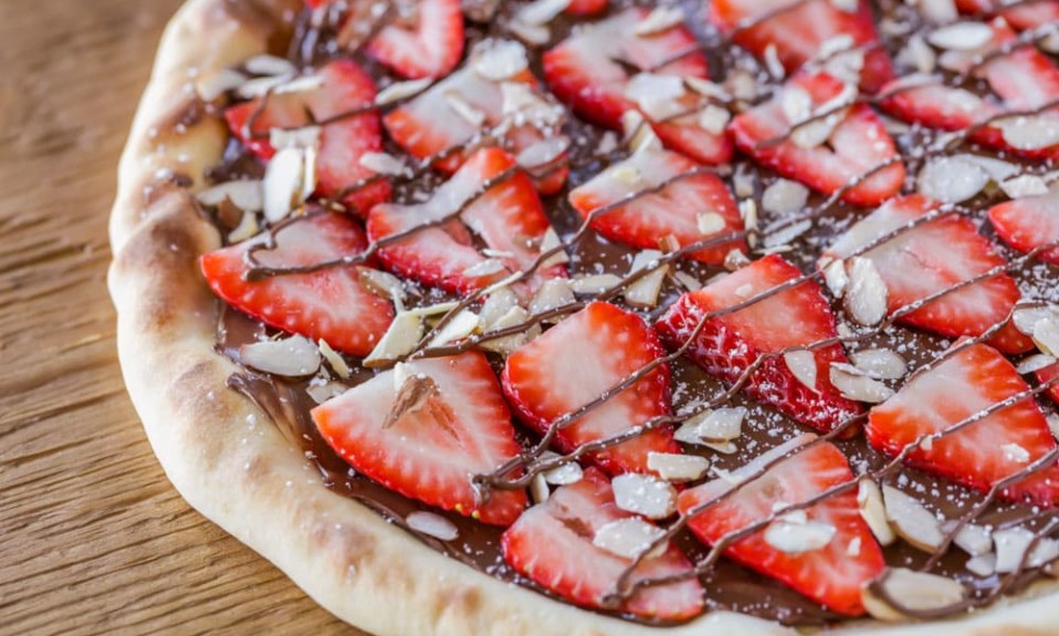 Chocolate Strawberry Pizza