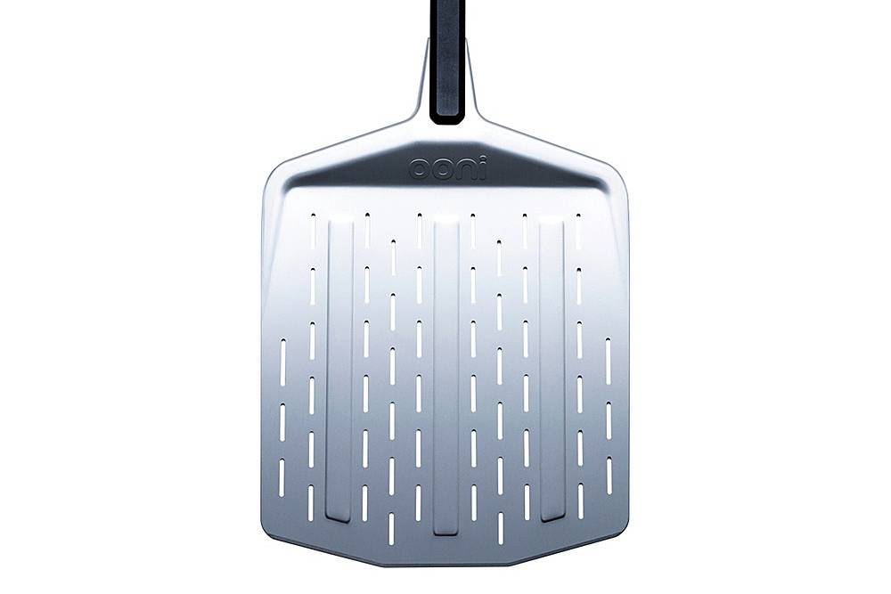 Perforated pizza peel by Ooni