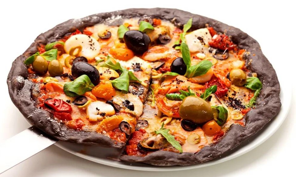 Squid Ink Pizza (Japan)