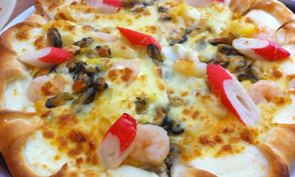 Tropical Seafood Pizza (Thailand)