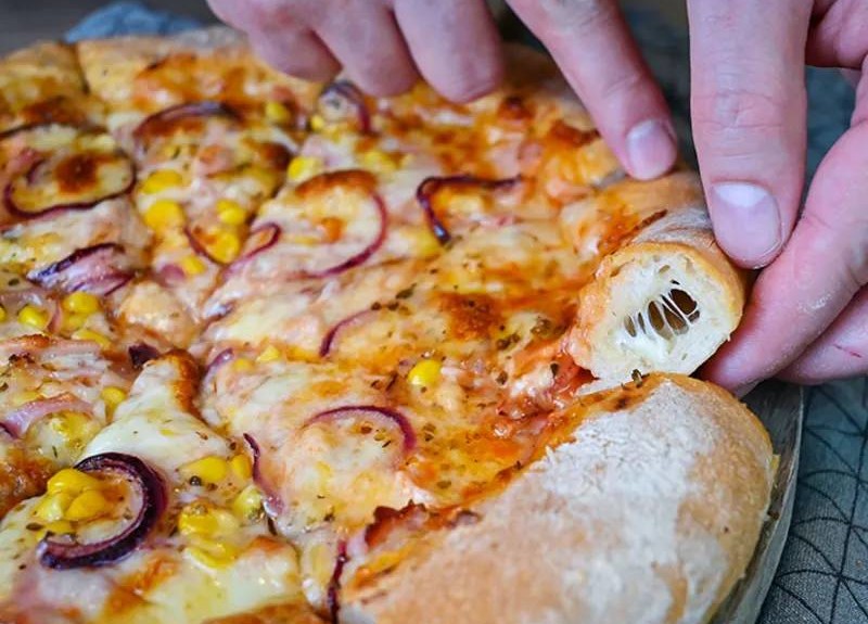 Cheese Stuffed Crust Pizza (Iceland)