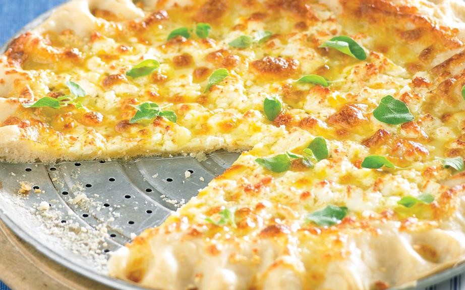 Garlic Cheese Pizza (Iceland)